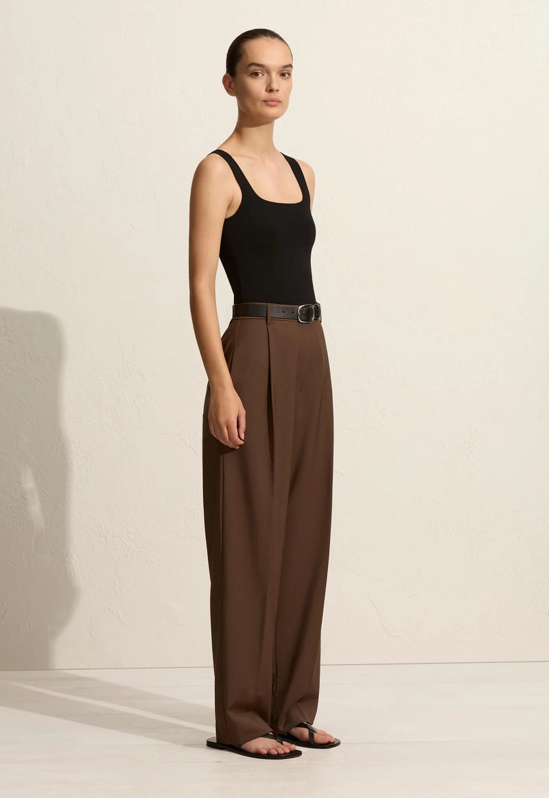 Relaxed Tailored Pleat Trouser - Coffee