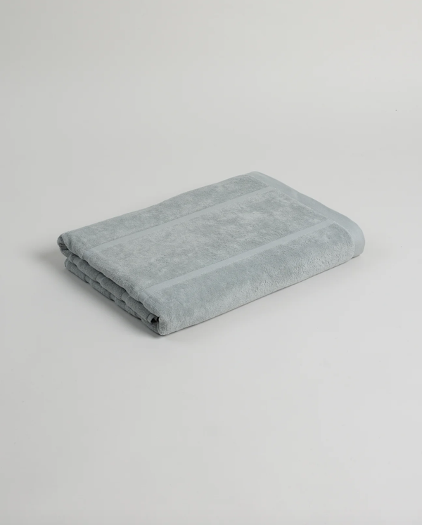 Woodford Pool Towel - Cement