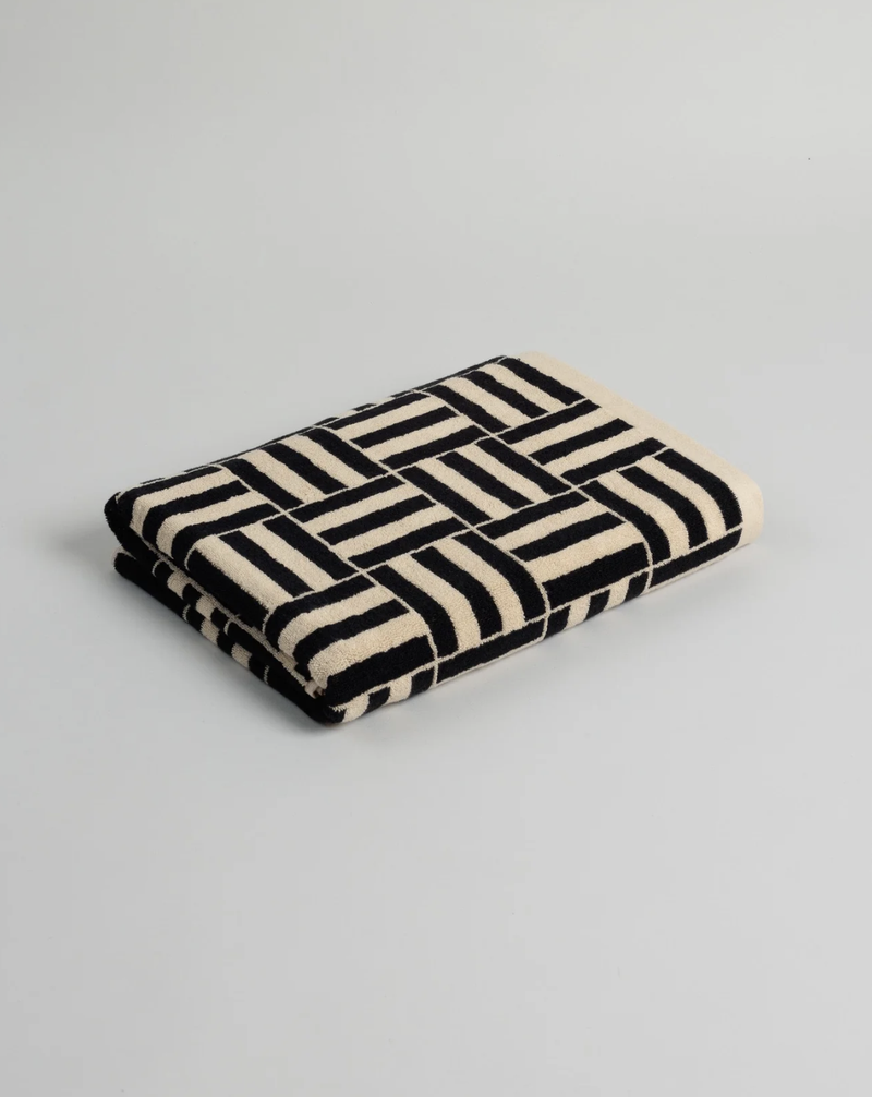 Willis Pool Towel - Sand & Noir