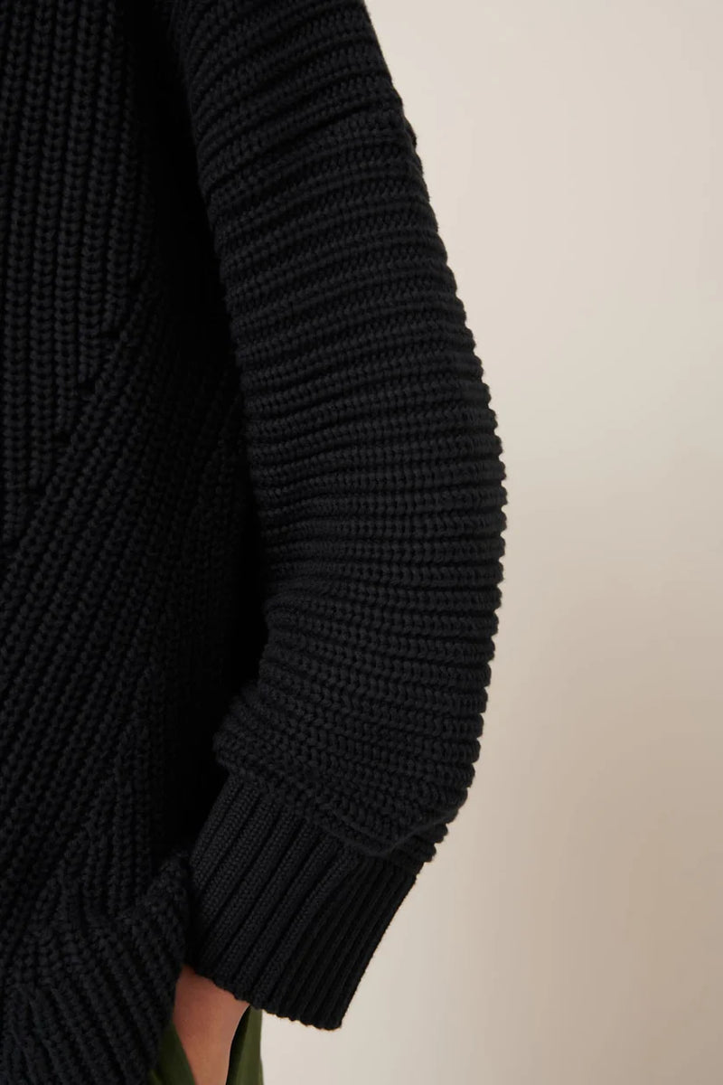 Outline Jumper - Black