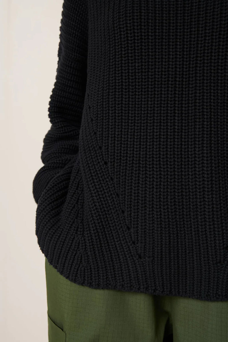 Outline Jumper - Black