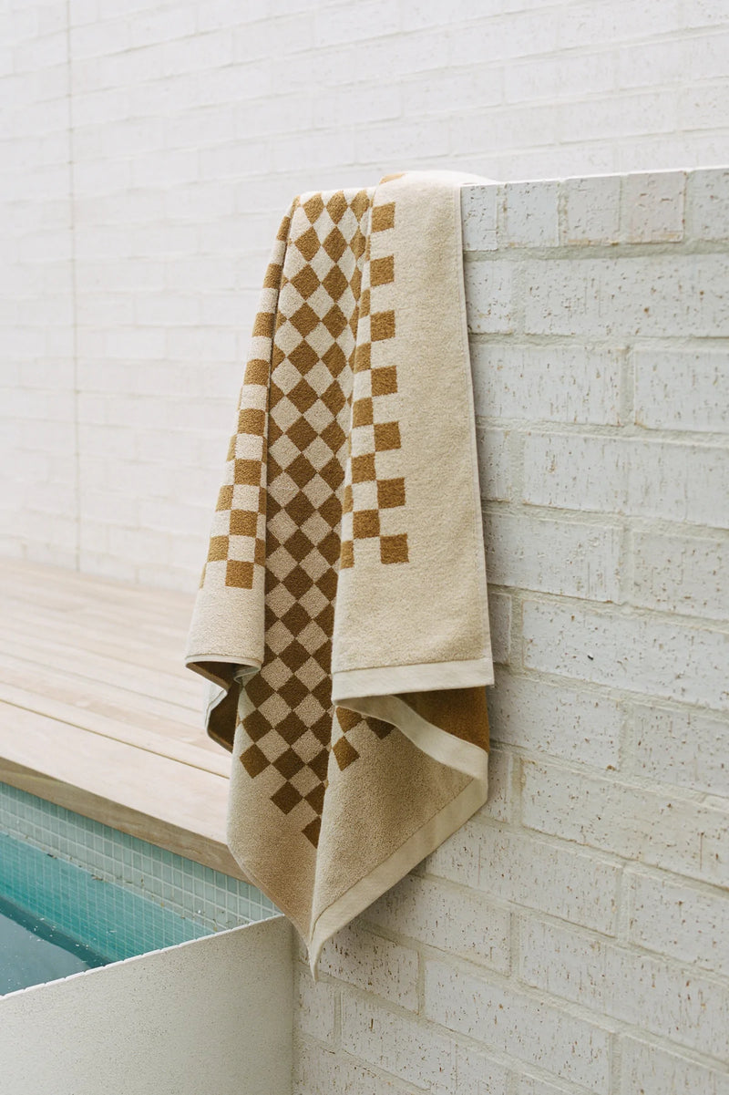 Roman Pool Towel - Cedar & Sand
