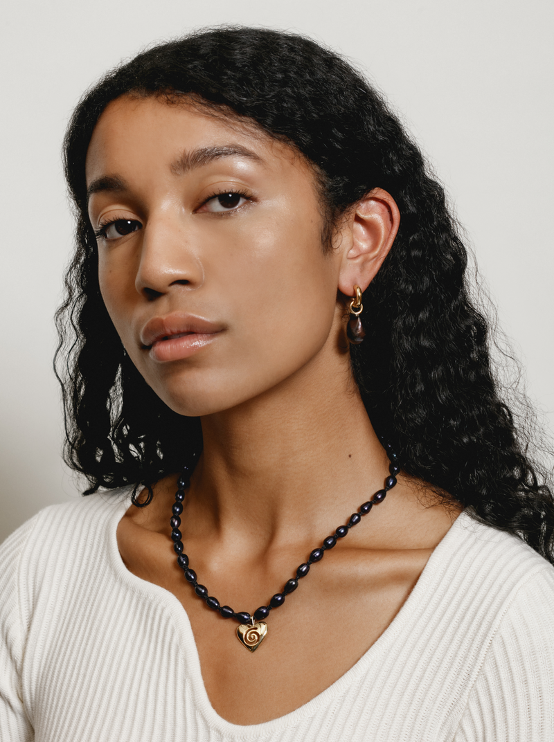 Suki Black Pearl Earrings - Gold